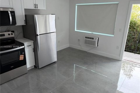 Appartement à louer à Miami Beach, Floride: 1 chambre, 812.52 m2 № 1976875 - photo 1