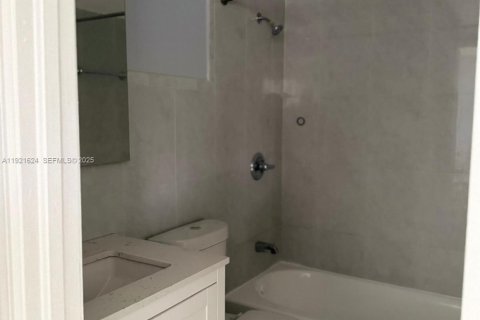 Copropriété à louer à Miami, Floride: 2 chambres, 79.15 m2 № 1976666 - photo 20