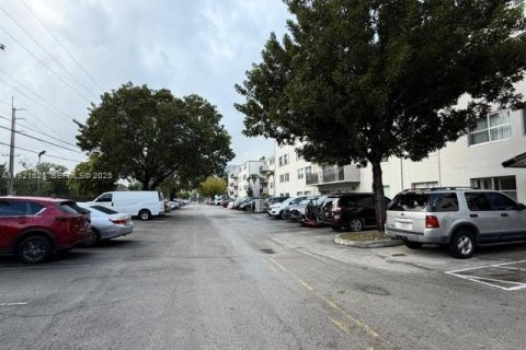 Copropriété à louer à Miami, Floride: 2 chambres, 79.15 m2 № 1976666 - photo 27