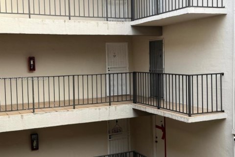 Copropriété à louer à Miami, Floride: 2 chambres, 79.15 m2 № 1976666 - photo 22