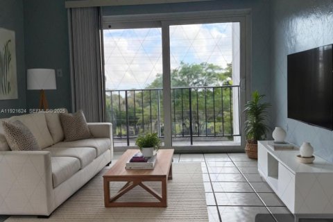 Copropriété à louer à Miami, Floride: 2 chambres, 79.15 m2 № 1976666 - photo 2