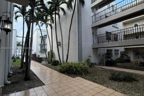 Copropriété à louer à Miami, Floride: 2 chambres, 79.15 m2 № 1976666 - photo 23