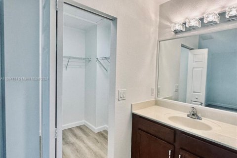 Купить кондоминиум в Катлер-Бей, Флорида 3 спальни, 117.43м2, № 1958991 - фото 15