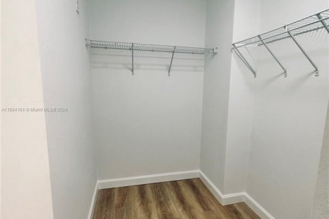 Купить кондоминиум в Катлер-Бей, Флорида 3 спальни, 117.43м2, № 1958991 - фото 14