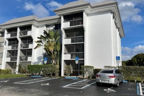 Снять в аренду кондоминиум в Плантация, Флорида 2 спальни, 98.48м2, № 1983548 - фото 27