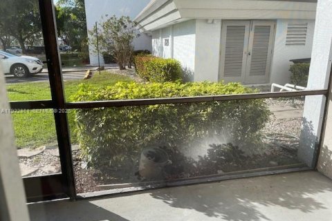 Снять в аренду кондоминиум в Плантация, Флорида 2 спальни, 98.48м2, № 1983548 - фото 23