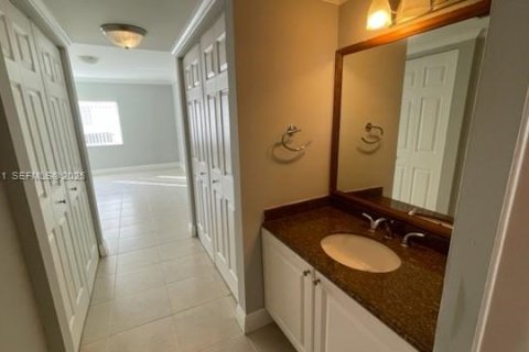 Снять в аренду кондоминиум в Плантация, Флорида 2 спальни, 98.48м2, № 1983548 - фото 15