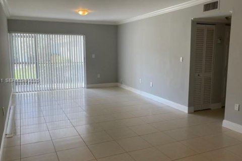 Снять в аренду кондоминиум в Плантация, Флорида 2 спальни, 98.48м2, № 1983548 - фото 2