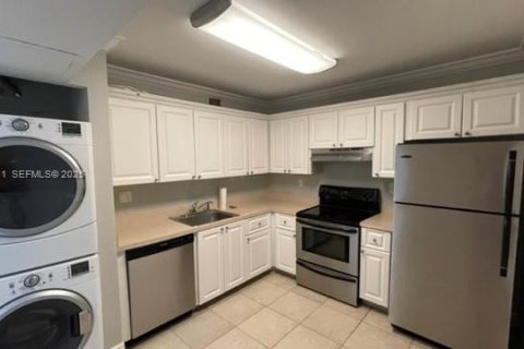 Снять в аренду кондоминиум в Плантация, Флорида 2 спальни, 98.48м2, № 1983548 - фото 3