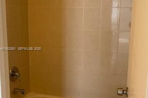 Снять в аренду кондоминиум в Плантация, Флорида 2 спальни, 98.48м2, № 1983548 - фото 16