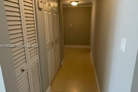 Снять в аренду кондоминиум в Плантация, Флорида 2 спальни, 98.48м2, № 1983548 - фото 11