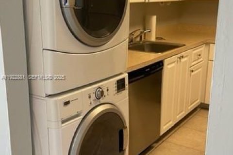 Снять в аренду кондоминиум в Плантация, Флорида 2 спальни, 98.48м2, № 1983548 - фото 5