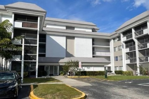 Снять в аренду кондоминиум в Плантация, Флорида 2 спальни, 98.48м2, № 1983548 - фото 1