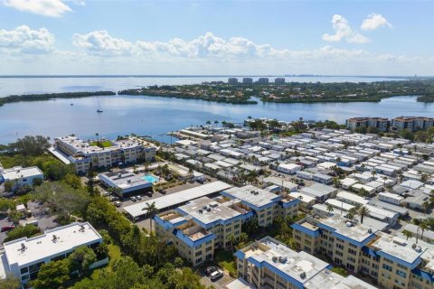 Condominio en alquiler en Longboat Key, Florida, 2 dormitorios, 98.66 m2 № 1564517 - foto 4