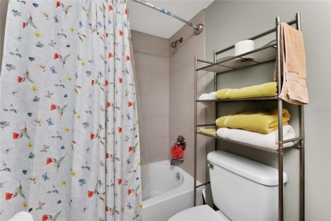 House in Port Charlotte, Florida 2 bedrooms, 101.54 sq.m. № 2223579 - photo 24