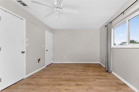 House in Port Charlotte, Florida 2 bedrooms, 101.54 sq.m. № 2223579 - photo 17