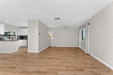 House in Port Charlotte, Florida 2 bedrooms, 101.54 sq.m. № 2223579 - photo 4