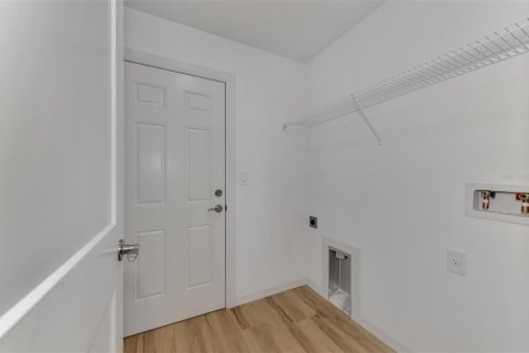 Casa en venta en North Port, Florida, 3 dormitorios, 137.68 m2 № 1562225 - foto 9