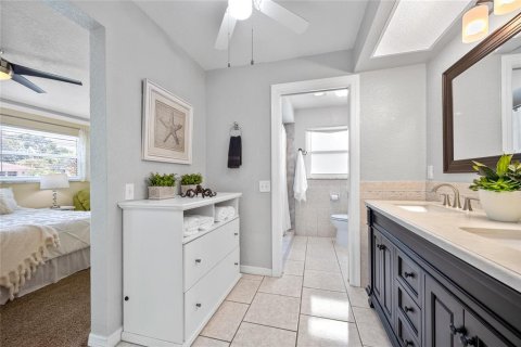House in Dunedin, Florida 3 bedrooms, 202.43 sq.m. № 1883279 - photo 21