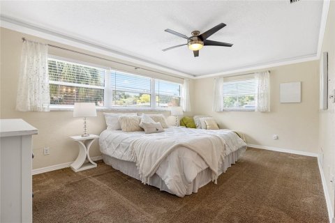 House in Dunedin, Florida 3 bedrooms, 202.43 sq.m. № 1883279 - photo 19