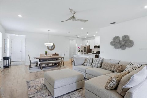 House in Palmetto, Florida 3 bedrooms, 169.92 sq.m. № 2294585 - photo 11
