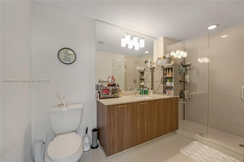 Copropriété à vendre à Doral, Floride: 1 chambre, 70.7 m2 № 1969127 - photo 1