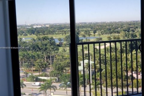 Copropriété à vendre à Doral, Floride: 1 chambre, 70.7 m2 № 1969127 - photo 14