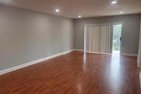 Copropriété à louer à Lauderhill, Floride: 2 chambres, 110.46 m2 № 2188129 - photo 9