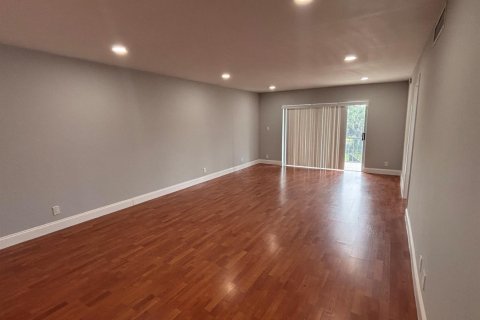 Copropriété à louer à Lauderhill, Floride: 2 chambres, 110.46 m2 № 2188129 - photo 10