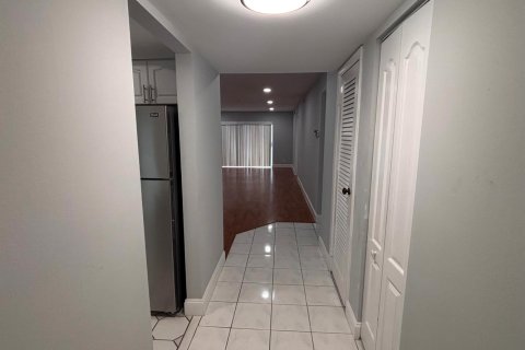 Copropriété à louer à Lauderhill, Floride: 2 chambres, 110.46 m2 № 2188129 - photo 7