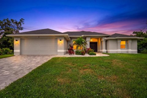 Casa en Rotonda, Florida 4 dormitorios, 194.26 m2 № 2356373