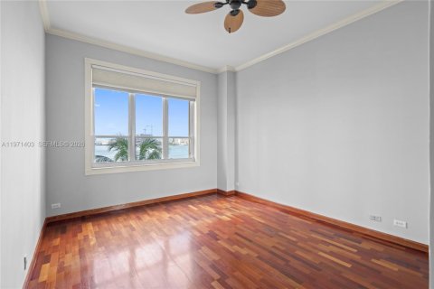 Condominio en venta en Miami, Florida, 2 dormitorios, 152.36 m2 № 2033020 - foto 30
