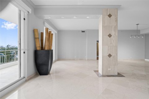 Condominio en venta en Miami, Florida, 2 dormitorios, 152.36 m2 № 2033020 - foto 12