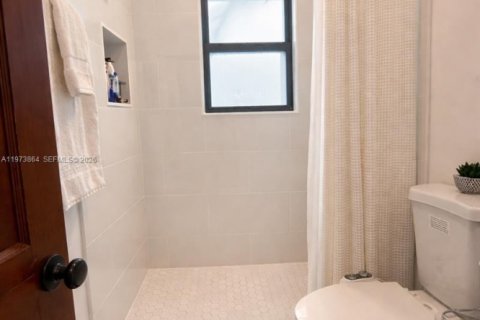 Купить виллу или дом в Холливуд, Флорида 2 спальни, 72.74м2, № 2041363 - фото 14