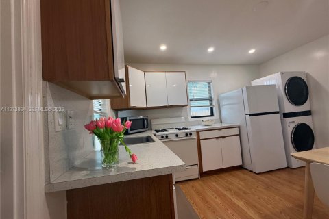 Купить виллу или дом в Холливуд, Флорида 2 спальни, 72.74м2, № 2041363 - фото 6