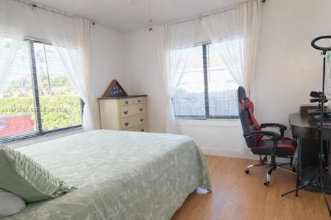 Купить виллу или дом в Холливуд, Флорида 2 спальни, 72.74м2, № 2041363 - фото 12