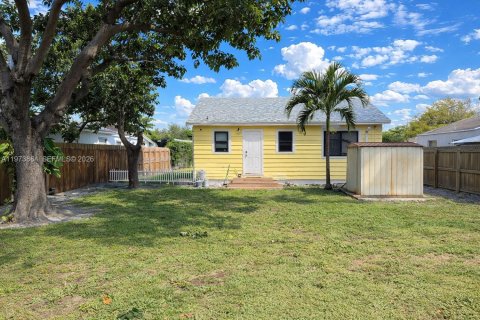 Купить виллу или дом в Холливуд, Флорида 2 спальни, 72.74м2, № 2041363 - фото 15