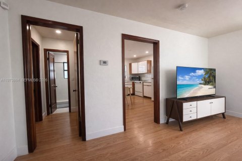 Купить виллу или дом в Холливуд, Флорида 2 спальни, 72.74м2, № 2041363 - фото 5