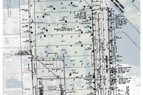 Propiedad comercial en venta en Miami, Florida № 1983654 - foto 7