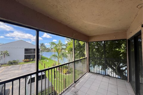 Снять в аренду кондоминиум в Хомстед, Флорида 3 спальни, 111.02м2, № 1968602 - фото 15