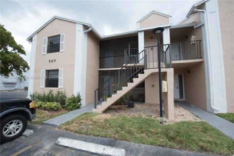 Снять в аренду кондоминиум в Хомстед, Флорида 3 спальни, 111.02м2, № 1968602 - фото 14