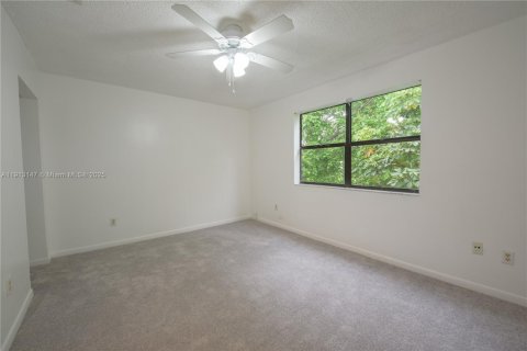 Снять в аренду кондоминиум в Хомстед, Флорида 3 спальни, 111.02м2, № 1968602 - фото 11