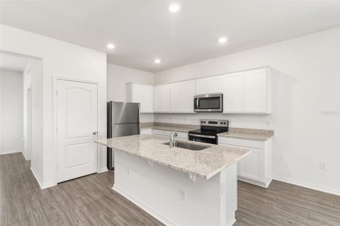 House in Winter Haven, Florida 4 bedrooms, 173.08 sq.m. № 1587692 - photo 5