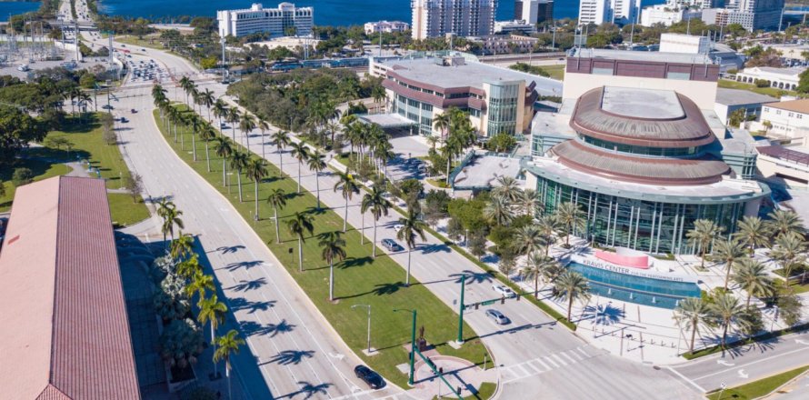 Adosado en West Palm Beach, Florida 3 dormitorios, 148.92 m2 № 1229248