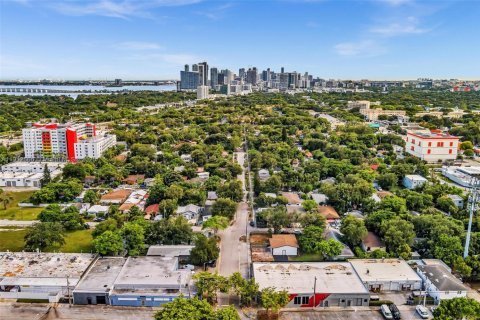 Villa ou maison à vendre à Miami, Floride: 4 chambres, 142.14 m2 № 2082345 - photo 3