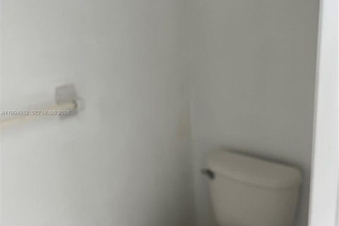 Снять в аренду кондоминиум в Майами, Флорида 2 спальни, 80.64м2, № 2060511 - фото 12