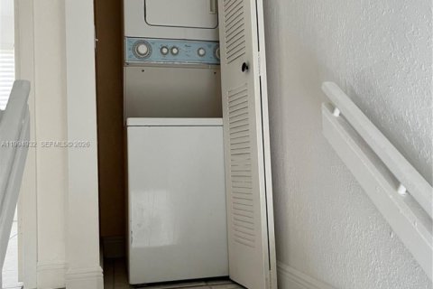 Снять в аренду кондоминиум в Майами, Флорида 2 спальни, 80.64м2, № 2060511 - фото 14