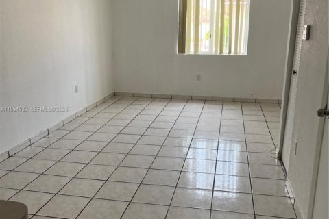 Снять в аренду кондоминиум в Майами, Флорида 2 спальни, 80.64м2, № 2060511 - фото 10