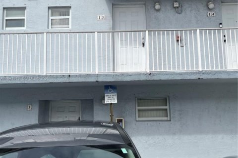 Снять в аренду кондоминиум в Майами, Флорида 2 спальни, 80.64м2, № 2060511 - фото 4