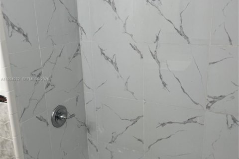 Снять в аренду кондоминиум в Майами, Флорида 2 спальни, 80.64м2, № 2060511 - фото 16